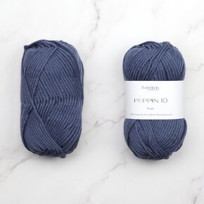 in threes: a baby cardigan set in Peppin 10: 1017 Jeans, size 0-6 months