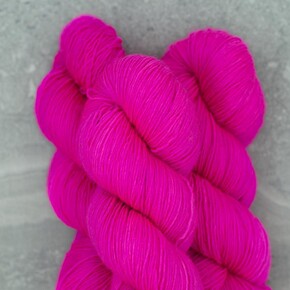 Madelinetosh Pashmina: 0290 Fluoro Rose DYED TO ORDER 31/01/2025