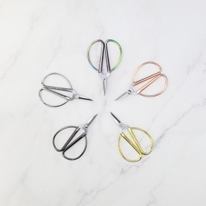 by Skein Sisters Curvy Mini Scissors