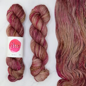 Skein Sisters Fabulous Sock: 1255 Dried Roses